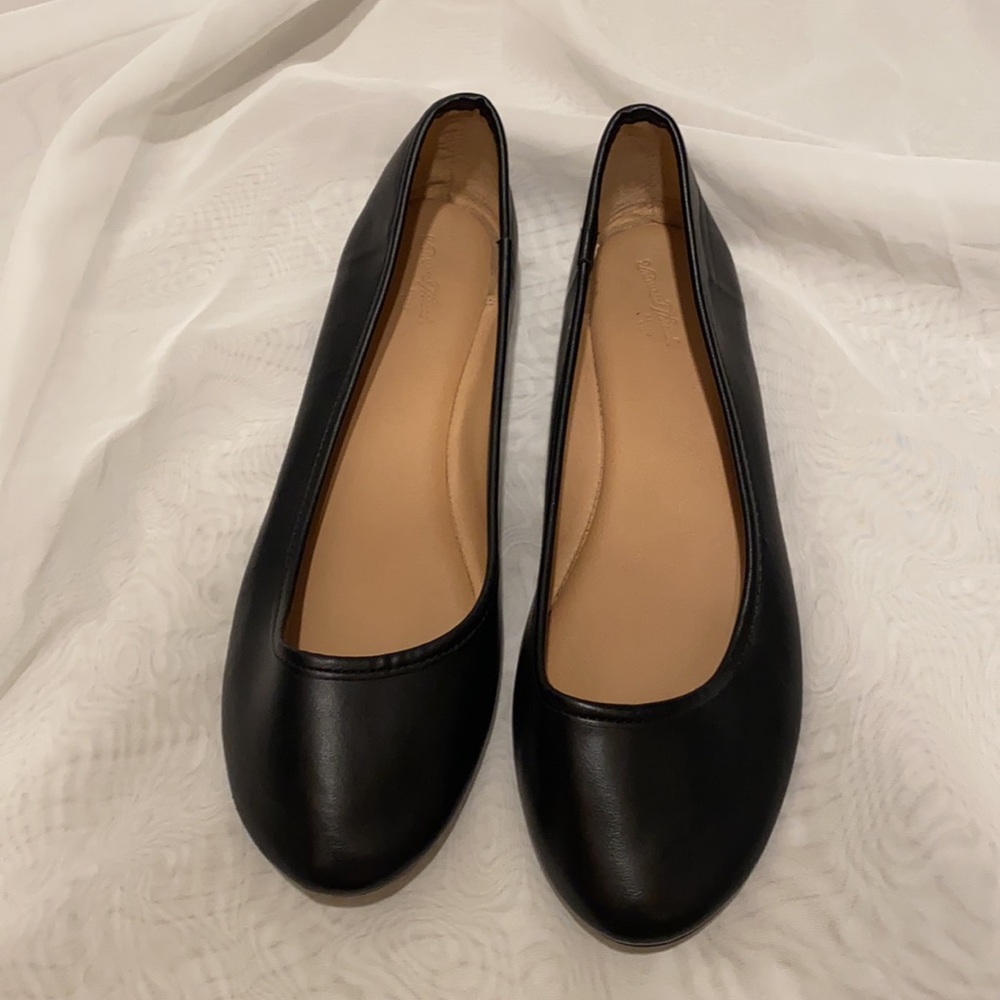 Black Ballet Flats - Picture 4 of 6